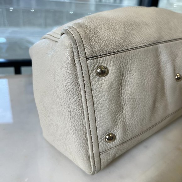 Gucci Pebbled Calfskin Soho Shoulder Bag Off White - Picture 10 of 15